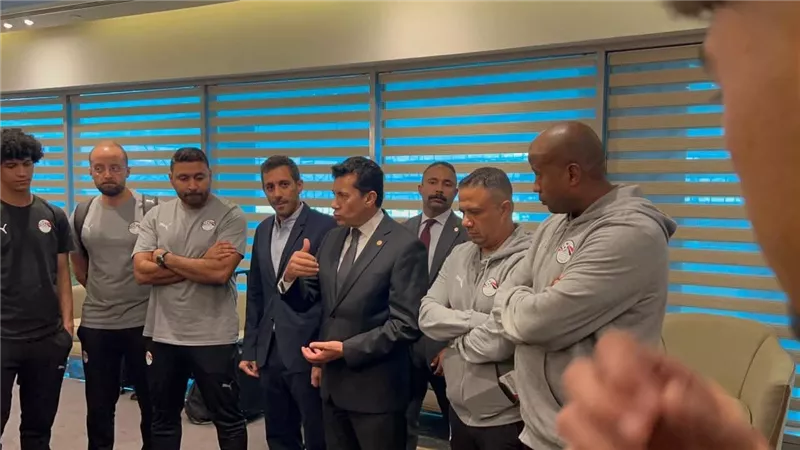 وزير الشباب والرياضة يودّع بعثة منتخب مصر تحت 20 عامًا قبل المشاركة في كأس العالم بتشيلي