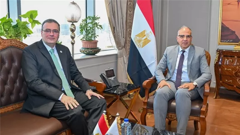 وزير الموارد المائية والري ورئيس الجهاز المركزي للتنظيم والإدارة يبحثان عدد من الموضوعات المشتركة