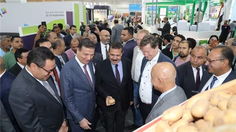 نيابة عن رئيس مجلس الوزراء.. وزير الزراعة يفتتح معرض ومؤتمر 