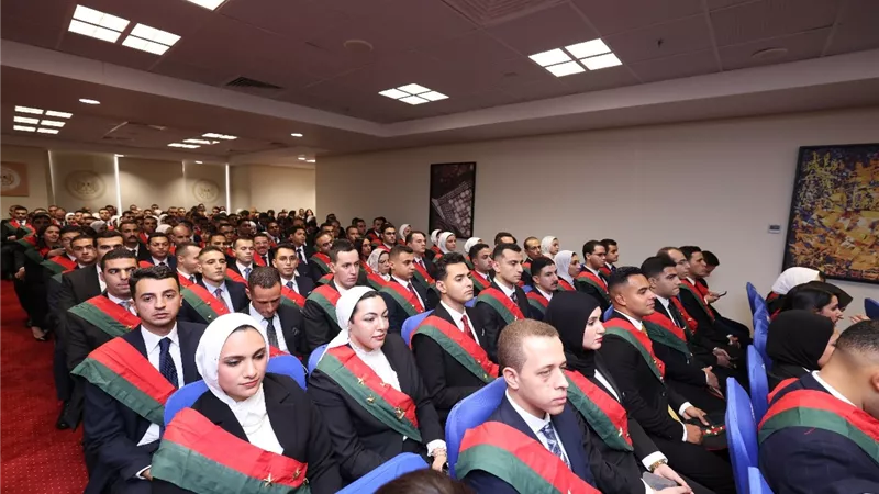 أعضاء النيابة العامة الجدد يؤدون اليمين القانونية أمام وزير العدل بحضور النائب العام