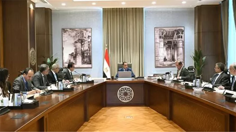 رئيس الوزراء يتابع إجراءات فض التشابكات المالية بين الهيئة الوطنية للإعلام وبنك الاستثمار القومي