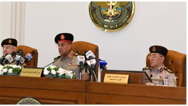  الإعـلان عن قبول الدفعة (1) إناث بالصفة العسكرية والدفعة رقم 1 ذكور – إناث بالصفة المدنية من حملة الثانوية العامة والثانوية الأزهرية والشهادات المعادلة للإلتحاق بكلية الطب بالقوات المسلحة