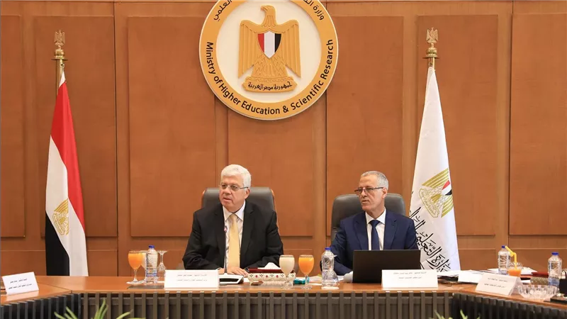 وزير التعليم العالي يترأس اجتماع مجلس الجامعات الأهلية