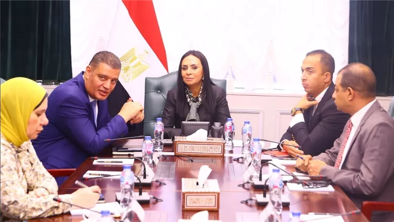 وزيرة التضامن الاجتماعي تتابع الموقف التنفيذي لدعم أهالي مشروعات السكن البديل للمناطق المطورة