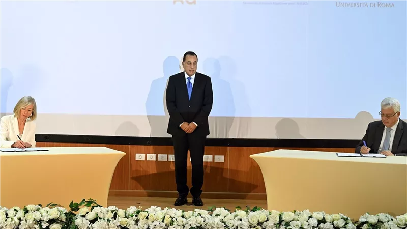 رئيس الوزراء يشهد توقيع اتفاقية تعاون بين منظمة الأمم المتحدة للتربية والعلوم والثقافة (اليونسكو) ووزارة التعليم العالي 