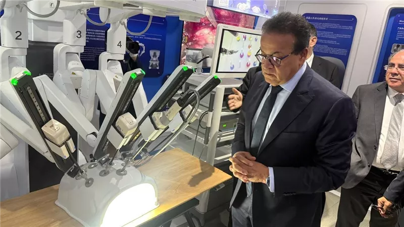 وزير الصحة يلتقي مسئولي «ميدبوت» لبحث التعاون في تطوير التكنولوجيا الطبية والجراحة الروبوتية