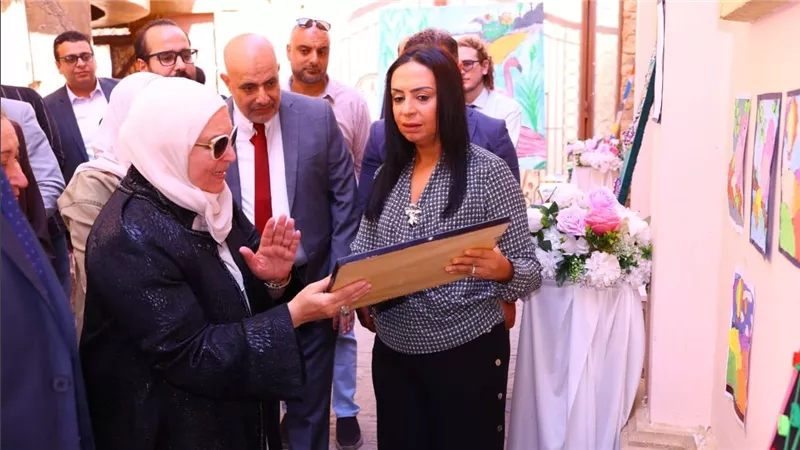 وزيرة التضامن تتفقد أكاديمية ألزهايمر ووحدة 