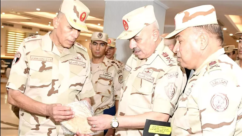 الفريق أحمد خليفة رئيس أركان حرب القوات المسلحة يتفقد المنظومة التعليمية بالمعاهد العسكرية التخصصية لضباط القوات المسلحة بالكيان العسكرى