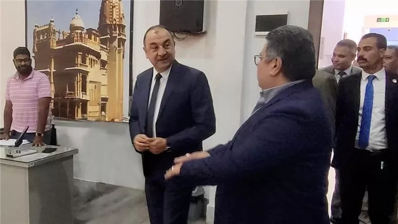 وزير قطاع الأعمال في زيارة مفاجئة لشركة مصر الجديدة للإسكان والتعمير