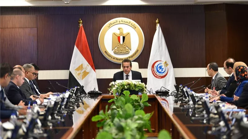 وزير الصحة يترأس اجتماعًا لمراجعة مخزون الأدوية والمستلزمات الطبية بمخازن الوزارة