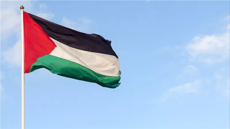 أنزلوا الأعلام.. أوامر لمبانى فرنسا الحكومية تثير جدلا بعد الاعتراف بفلسطين
