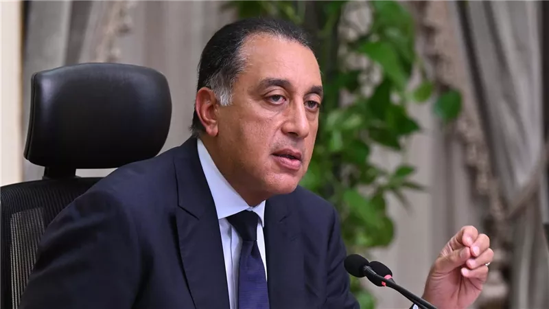 رئيس الوزراء يبدأ جولة تفقدية بعدد من مشروعات إعادة إحياء مناطق القاهرة التاريخية
