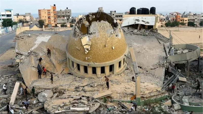 700 يوم على إبادة غزة.. إسرائيل تحرم الناس من العبادة وتدمر المساجد والكنائس