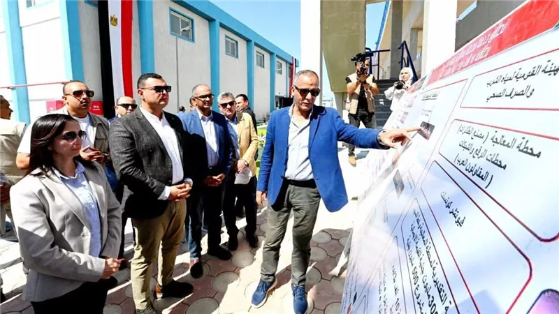 وزير الإسكان ومحافظ البحيرة يفتتحان محطة معالجة الصرف الصحي بمركز بدر