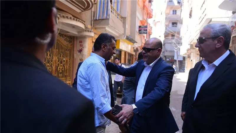  وزير العمل ومحافظ الغربية يزوران المصابين ضحايا حادث حريق مصنع بالمحلة الكبرى 