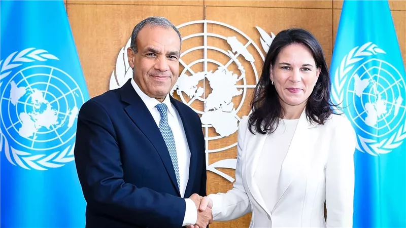 وزير الخارجية يلتقي مع رئيسة الدورة ٨٠ للجمعية العامة للأمم المتحدة