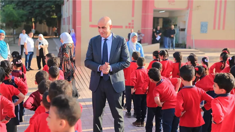 وزير التربية والتعليم يجري جولة تفقدية مفاجئة بعدد من مدارس محافظة الغربية