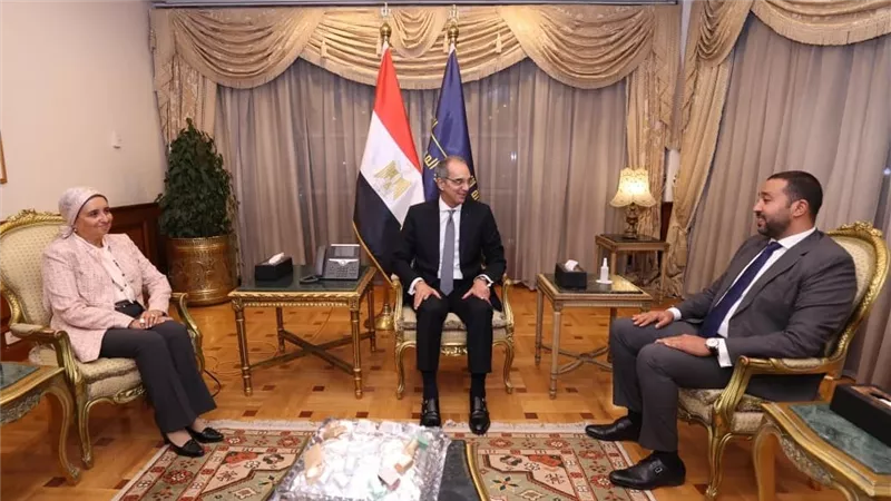 وزير الاتصالات يستقبل رئيس مجلس إدارة الشركة المصرية للاتصالات والعضو المنتدب والرئيس التنفيذي الجديد للشركة