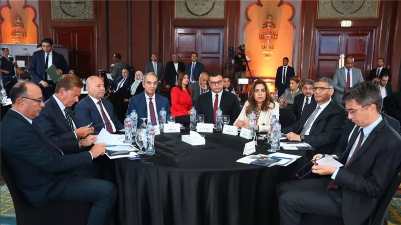وزيرة التنمية المحلية تشهد إطلاق الاستراتيجية الوطنية للمدن الذكية في مصر
