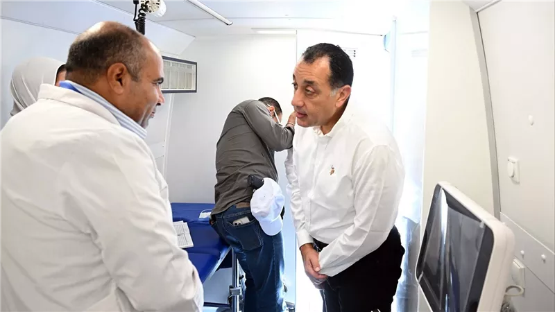 رئيس الوزراء يتفقد مركز طب الأسرة 