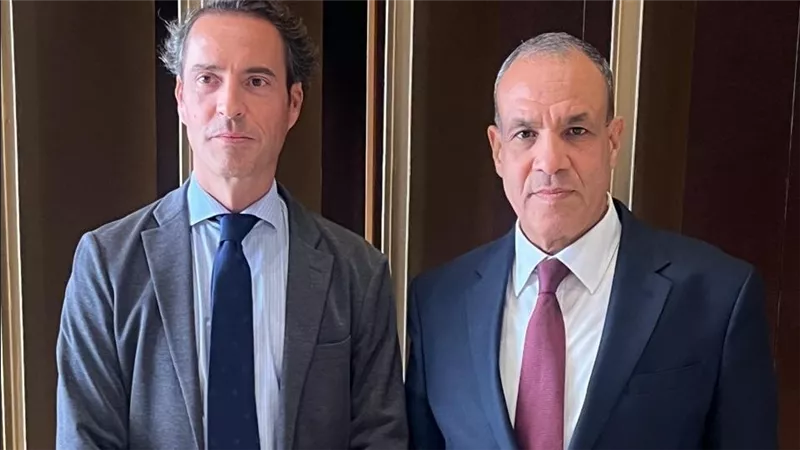 وزير الخارجية يلتقي مع الممثل الشخصي لسكرتير عام حلف الناتو لشئون الجوار الجنوبي