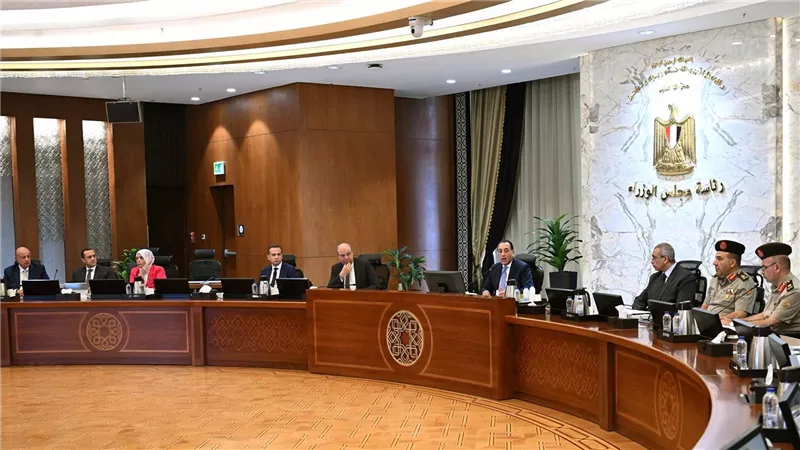 رئيس الوزراء يستعرض جهود تجهيز الشركات الحكومية للطرح وسُبل تنشيط البورصة المصرية
