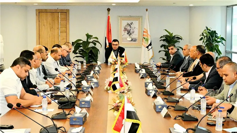 وزير الاسكان يعقد اجتماعًا مع رؤساء أجهزة عددٍ من مدن شرق القاهرة لمتابعة ملفات العمل