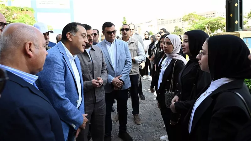 رئيس الوزراء يقدم التحية للفتاة المصرية بمناسبة اليوم العالمي للفتاة