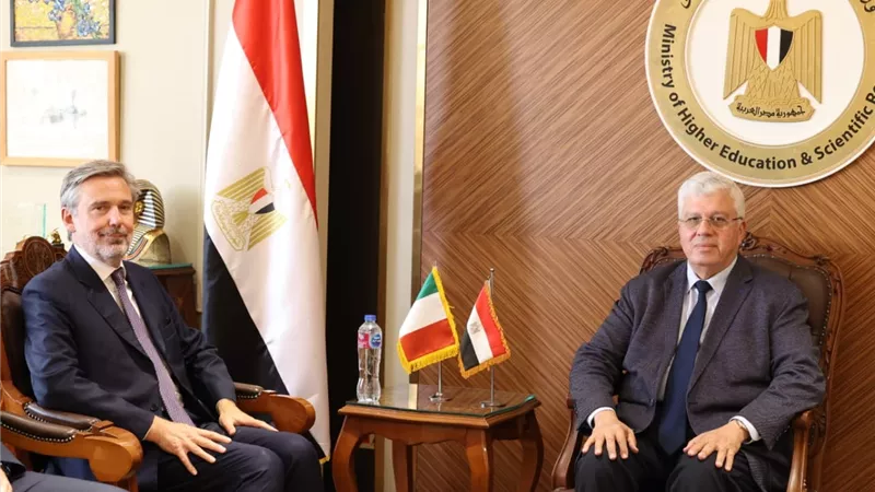 وزير التعليم العالي يستقبل السفير الإيطالي بالقاهرة