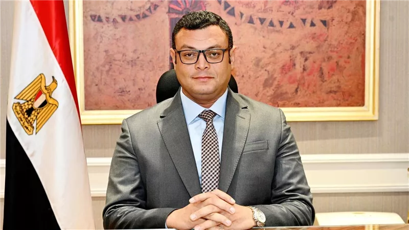 وزير الإسكان يتابع موقف تنفيذ وحدات 