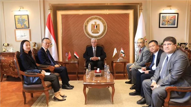 وزير التعليم العالي يشهد الدورة العاشرة لاجتماع اللجنة المصرية الصينية المشتركة لدعم مجالات التعاون العلمي والتكنولوجي