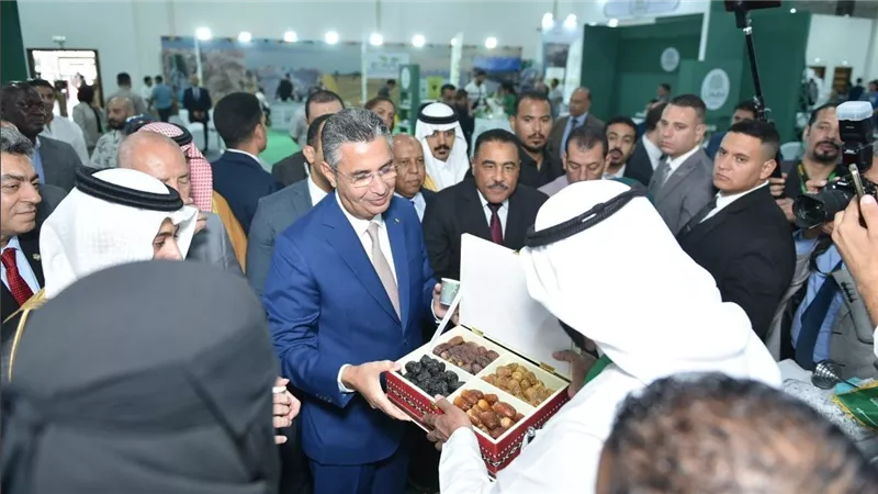وزير التموين والتجارة الداخلية يفتتح النسخة الثانية من الملتقى والمعرض الدولي للتمور