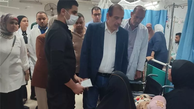 تنفيذًا لتوجيهات عبدالغفار.. نائب وزير الصحة يتفقد منشآت صحية بالفيوم ويستمع لمقترحات المواطنين والفرق الطبية