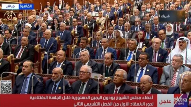 الجلسة الافتتاحية لمجلس الشيوخ تبدأ بتلاوة قرار الرئيس بدعوة المجلس للانعقاد