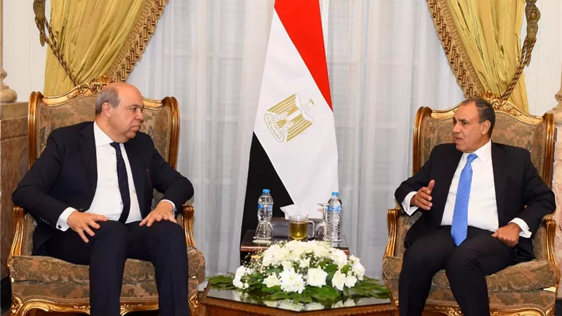 وزير الخارجية يلتقي وزير الطيران المدني