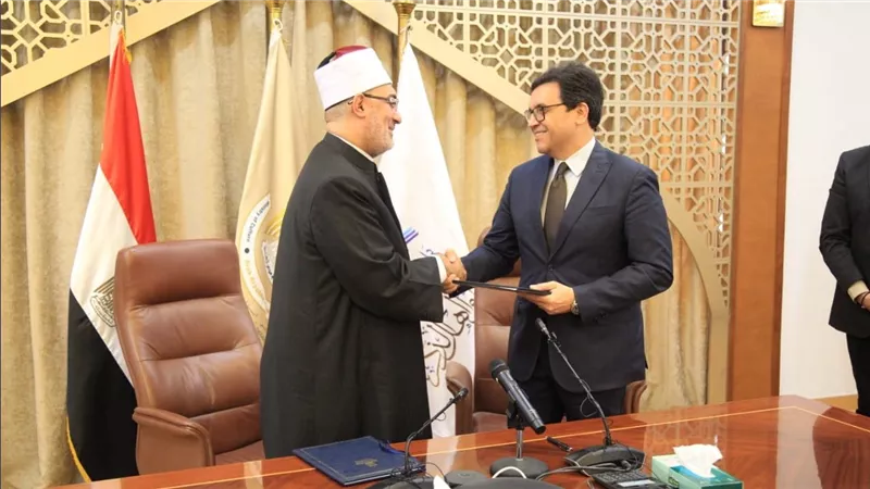وزير الثقافة ومفتي جمهورية مصر العربية يوقعان بروتوكول تعاون لتعزيز الوعي الثقافي والديني ومواجهة التطرف الفكري 