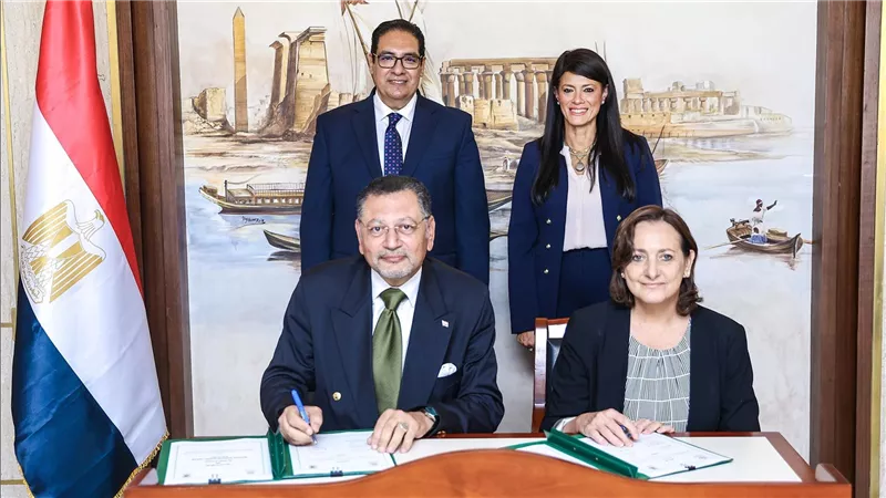 المشاط ورئيس جامعة القاهرة يشهدان توقيع بروتوكول تعاون بين المعهد القومي للحوكمة والتنمية المستدامة والجامعة لتعزيز التعاون المشترك 