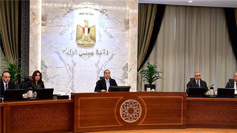 رئيس الوزراء يترأس اجتماع مجلس المحافظين