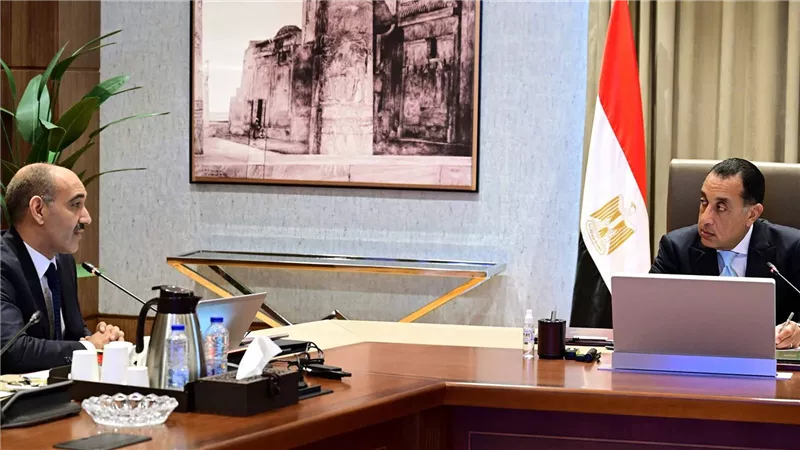 رئيس الوزراء يستعرض مستجدات برنامج الفضاء الوطني 