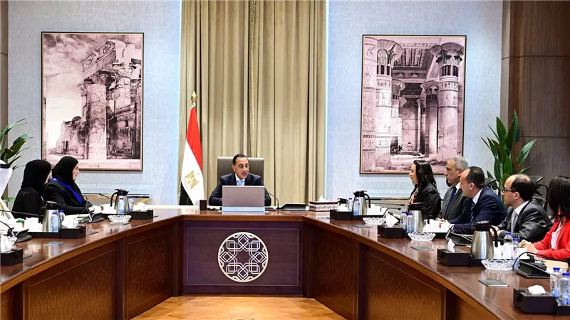 رئيس الوزراء يلتقي وزيرة الدولة للتعاون الدولي بوزارة الخارجية القطرية والوفد المرافق لها