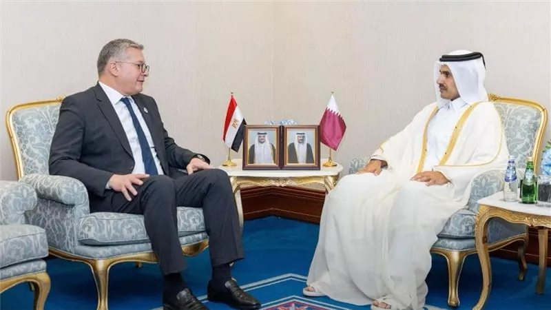  لقاءات لوزير البترول والثروة المعدنية مع كبار المسئولين في قطر