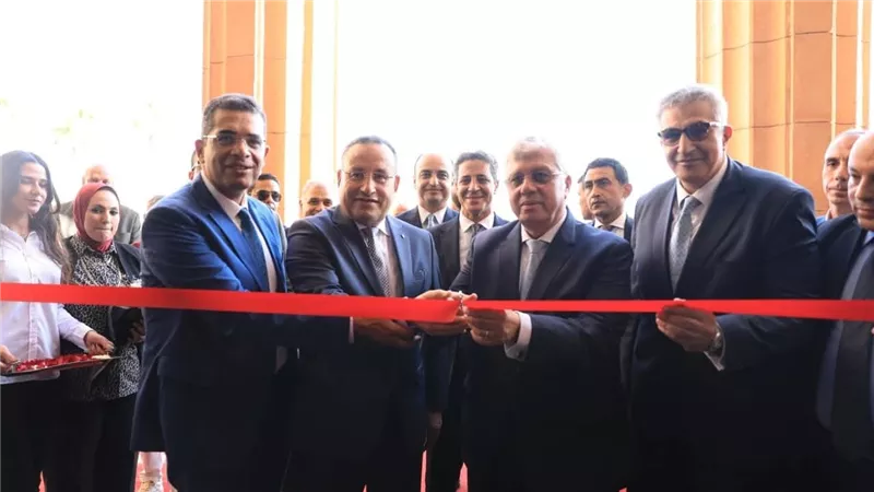 وزير التعليم العالي ورئيس جامعة الإسكندرية يفتتحان المرحلة الأولى من مشروع ترميم ورفع كفاءة مباني كلية الهندسة