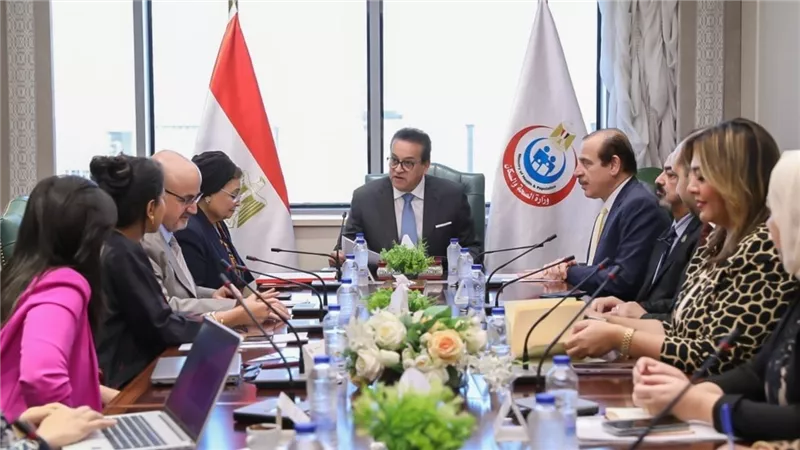 وزير الصحة يستقبل ممثلي منظمة الصحة العالمية لبحث تعزيز أنظمة اليقظة الدوائية 