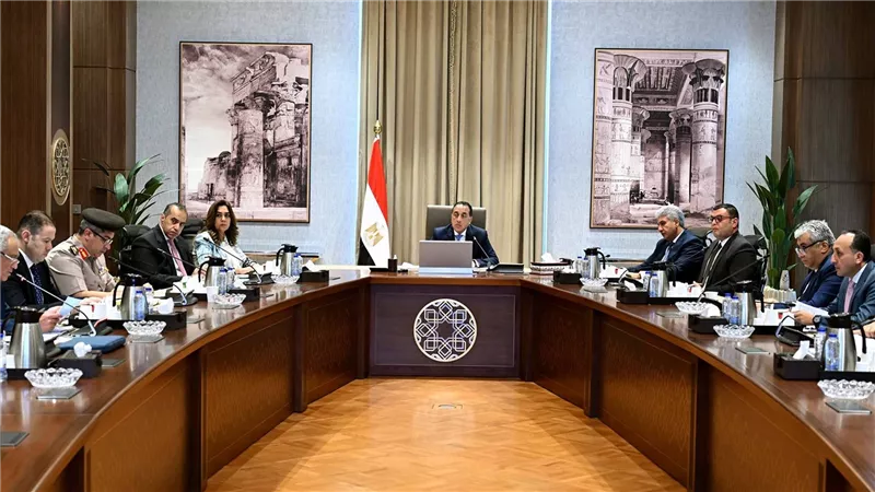 رئيس الوزراء يترأس اجتماع اللجنة الرئيسية لتقنين أوضاع الكنائس والمباني الخدمية التابعة لها