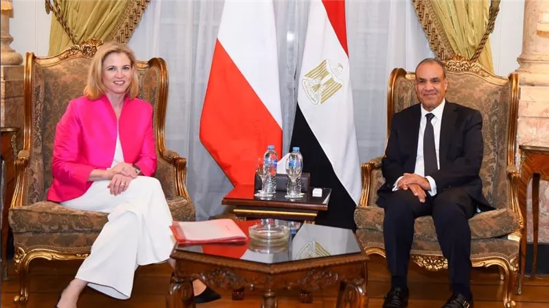  وزير الخارجية يلتقي وزيرة خارجية النمسا