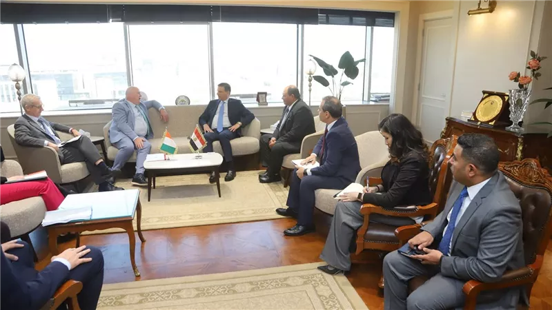وزير الزراعة يبحث مع نظيره الأيرلندي تعزيز التعاون المشترك