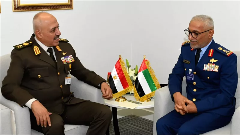 الفريق أحمد خليفة رئيس أركان حرب القوات المسلحة يعود إلى أرض الوطن عقب مشاركته فى فعاليات معرض  