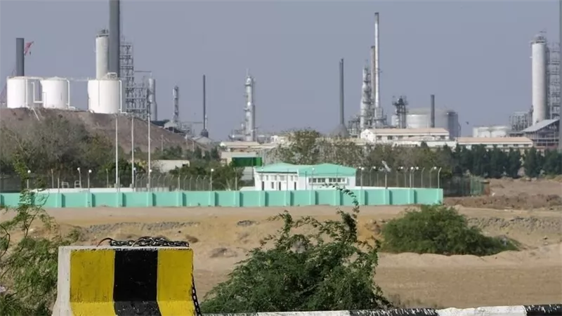 اليمن.. مجموعات قبلية مسلحة تسيطر على منشأة نفطية في حضرموت والنيابة العامة تتحرّك