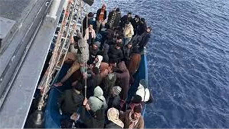 مصرع طبيبتين وإصابة طفل إثر انقلاب سيارة بترعة الإبراهيمية ببني سويف