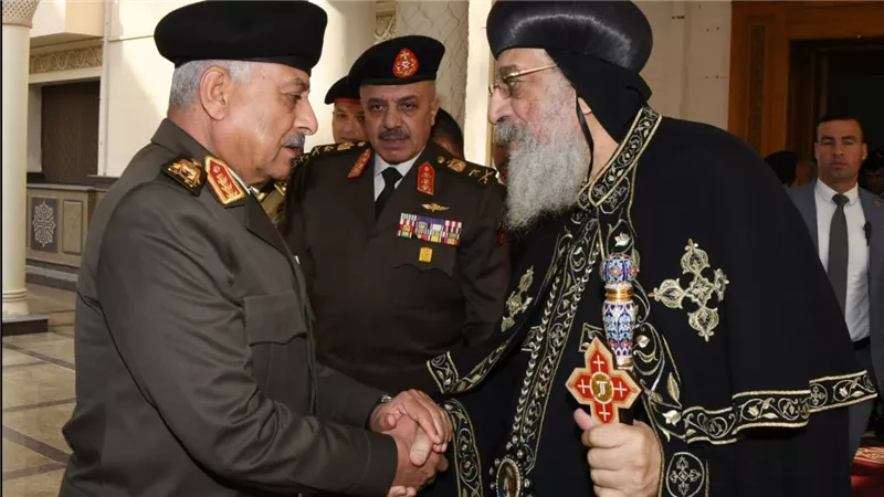 الفريق أول عبد المجيد صقر القائد العام للقوات المسلحة وزير الدفاع والإنتاج الحربى                  يهنئ البابا تواضروس الثانى بمناسبة عيد الميلاد المجيد